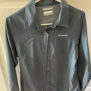 Women’s Omni-shade button up